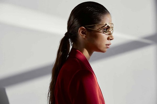 Which Are the Top Silk Blazer Designs for Summer Heatwaves in the Office?